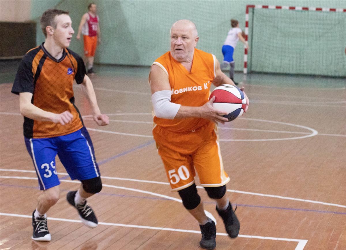 Николай НОВИКОВ: "В баскетбол играют головой..."